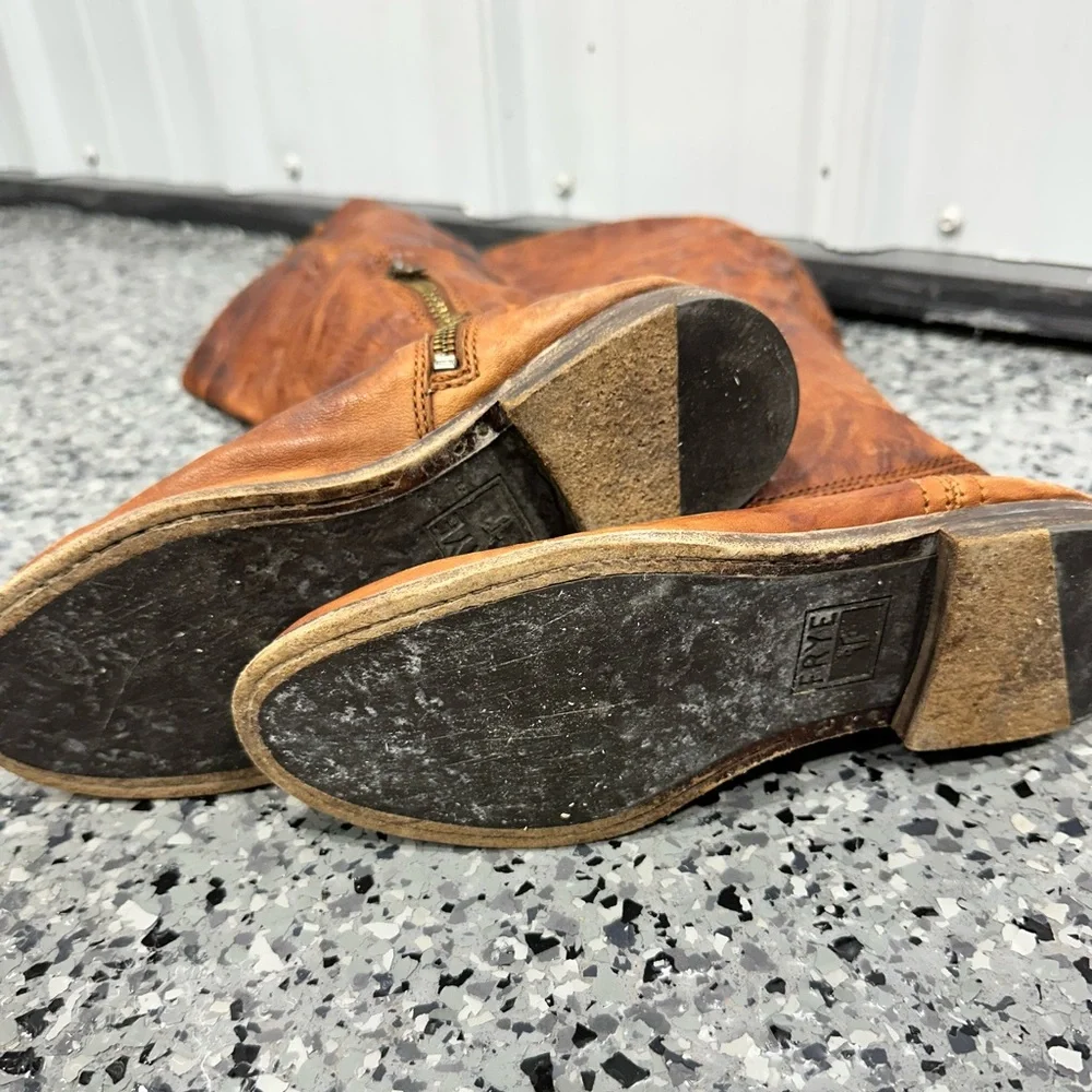 Women’s Frye Boots Size 6 - Picture 5 of 9